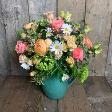 Load image into Gallery viewer, Peaches Bouquet
